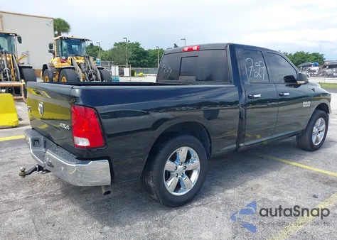 2018 Ram 1500 Big Horn 4X4 6'4 Box z USA, uszkodzony, nr VIN 1C6RR7GG2JS218530